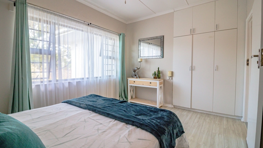 6 Bedroom Property for Sale in Gonubie North Eastern Cape